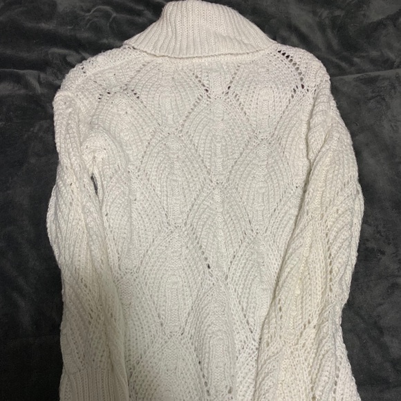 A New Day Turtleneck sweater - Picture 1 of 2